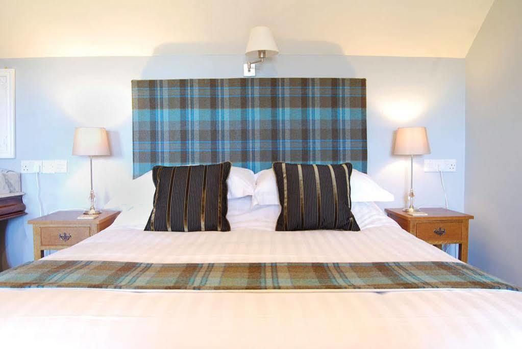 The Pheasant Public House & Hotel Gestingthorpe Bagian luar foto